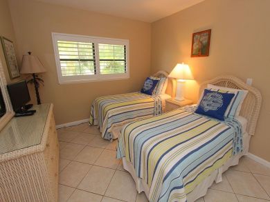 Sanibel Beach Condo for Rent- Sleeps Six Gulf View